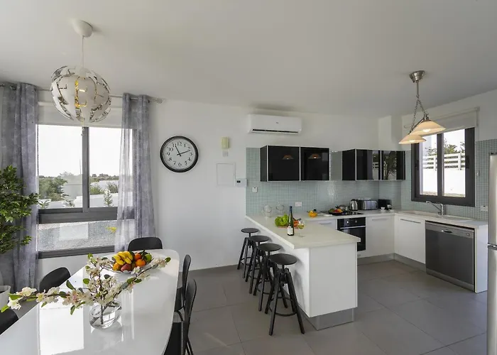 Greco Hilltop Views Villa Protaras