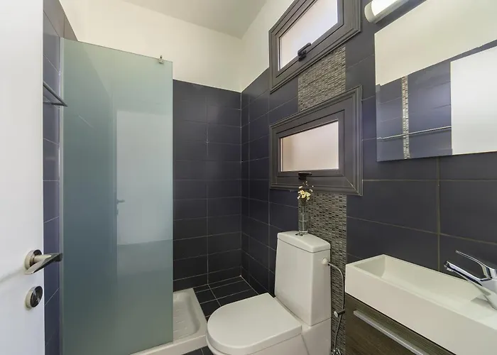 Greco Hilltop Views וילה